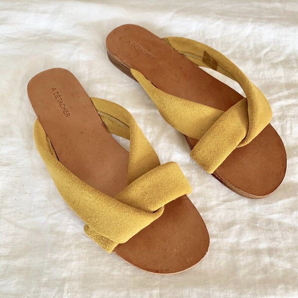 A Detacher Citron Suede Sandals